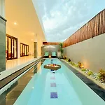 Villa Fabian - Beach, Clubs, Billiard, Kingkoil Beds