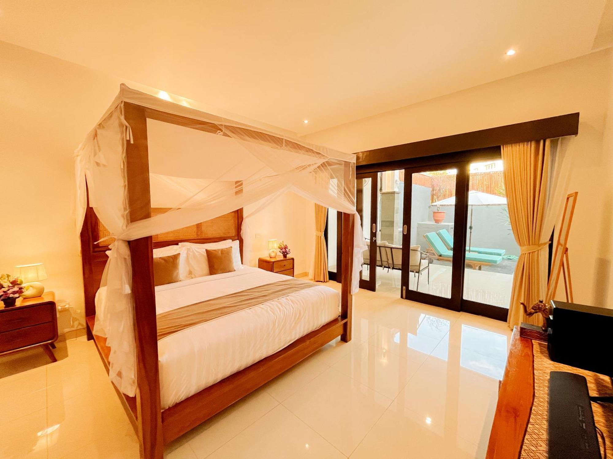 Villa Fabian - Beach, Clubs, Billiard, Kingkoil Beds Seminyak (Bali)