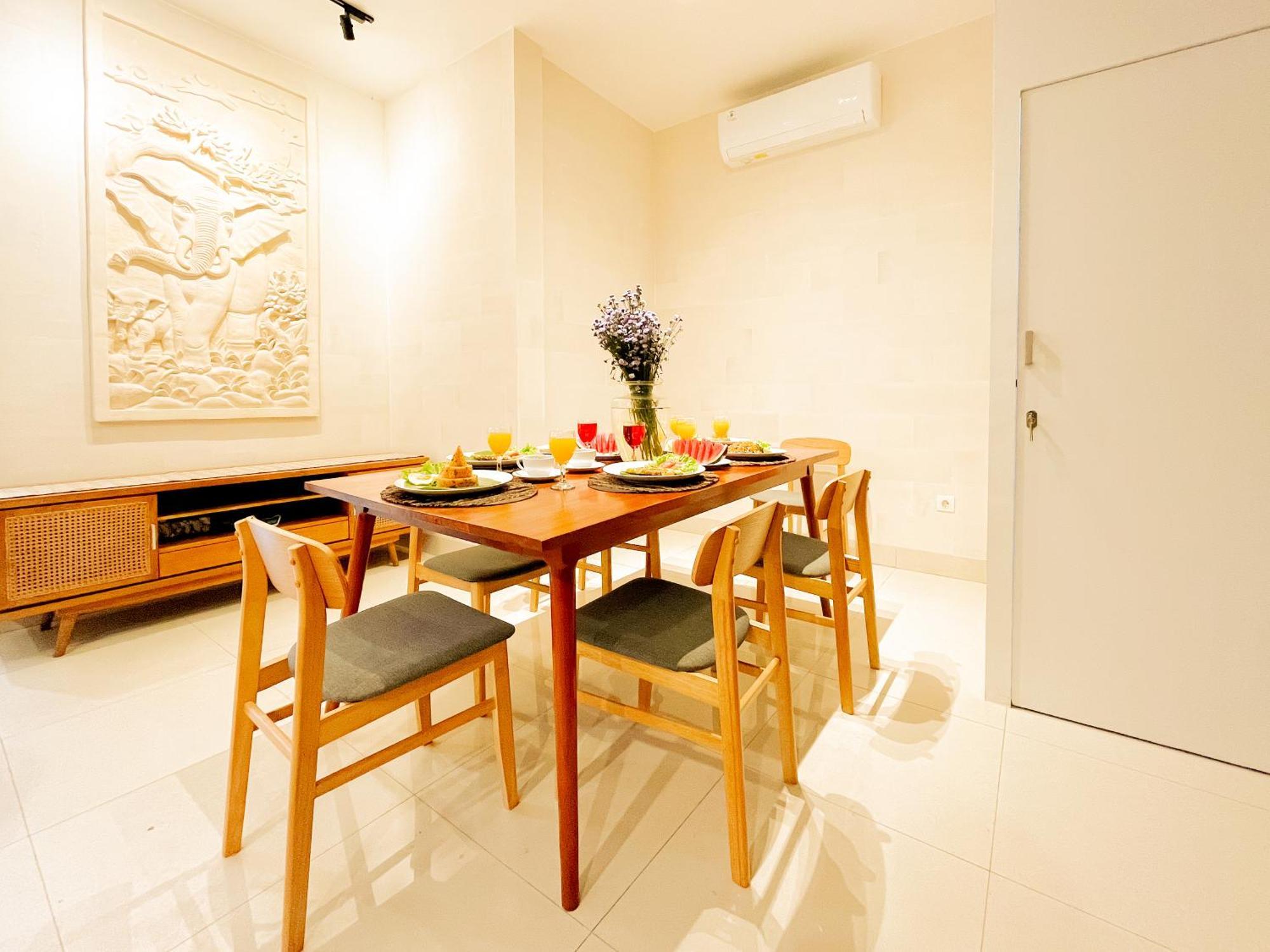 Villa Fabian - Beach, Clubs, Billiard, Kingkoil Beds *