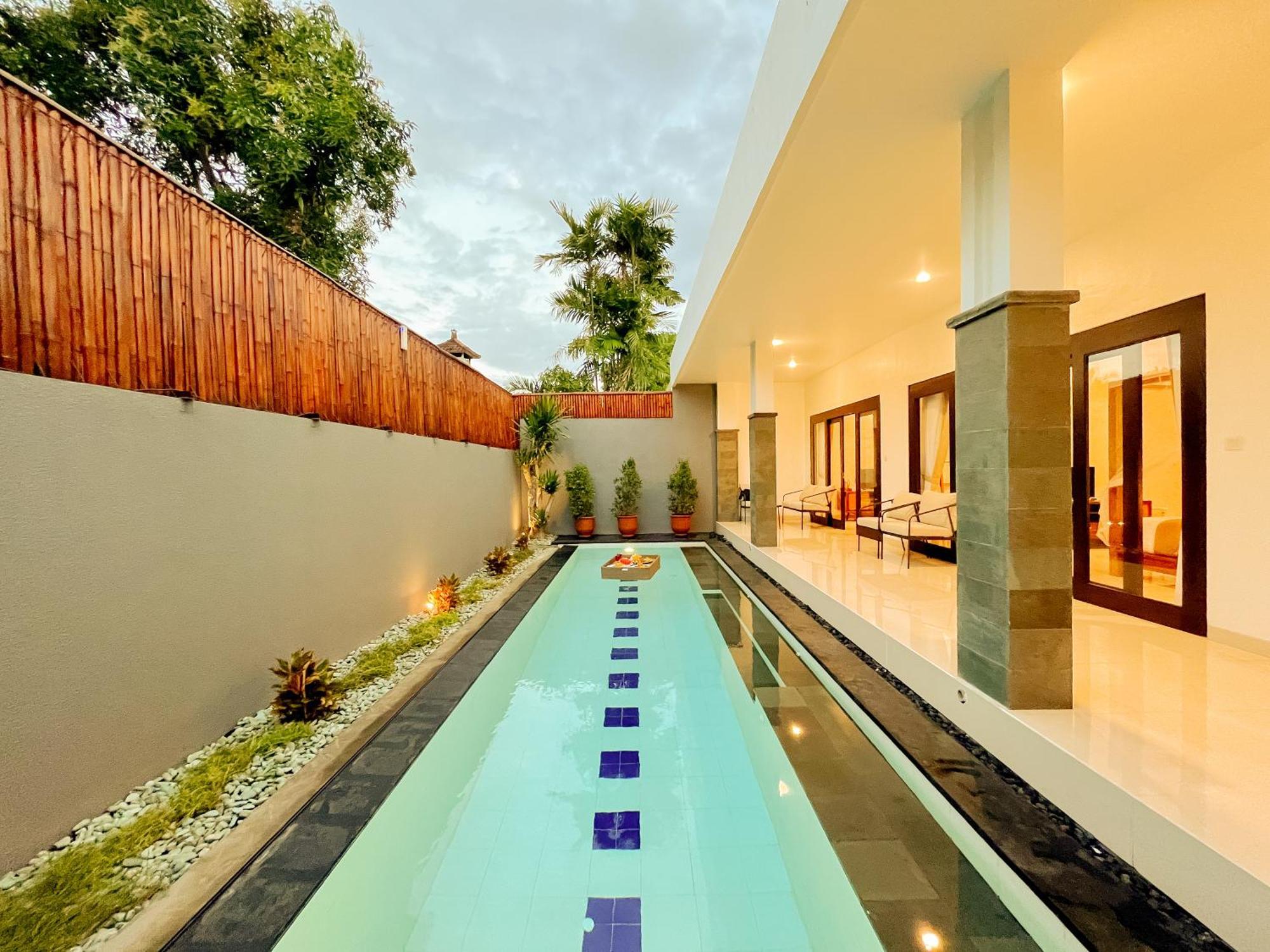 Fabian - Beach, Clubs, Billiard, Kingkoil Beds Villa Seminyak (Bali)